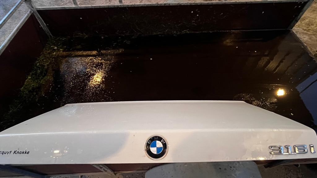 BMW E30 achterklep in goede staat., Ophalen, BMW, Achterklep