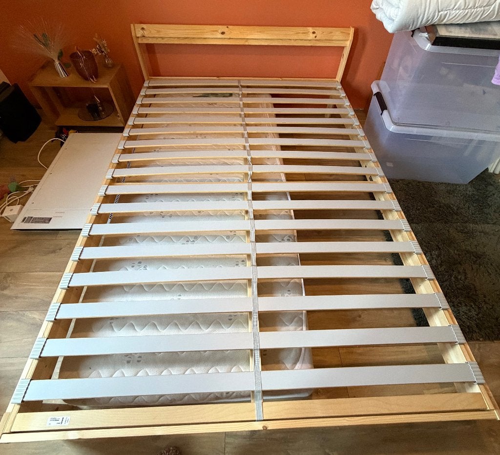 Lit en bois 140cm Parfait état - Matelas inclus (en option), Neuf, 140 cm, Brun, Enlèvement