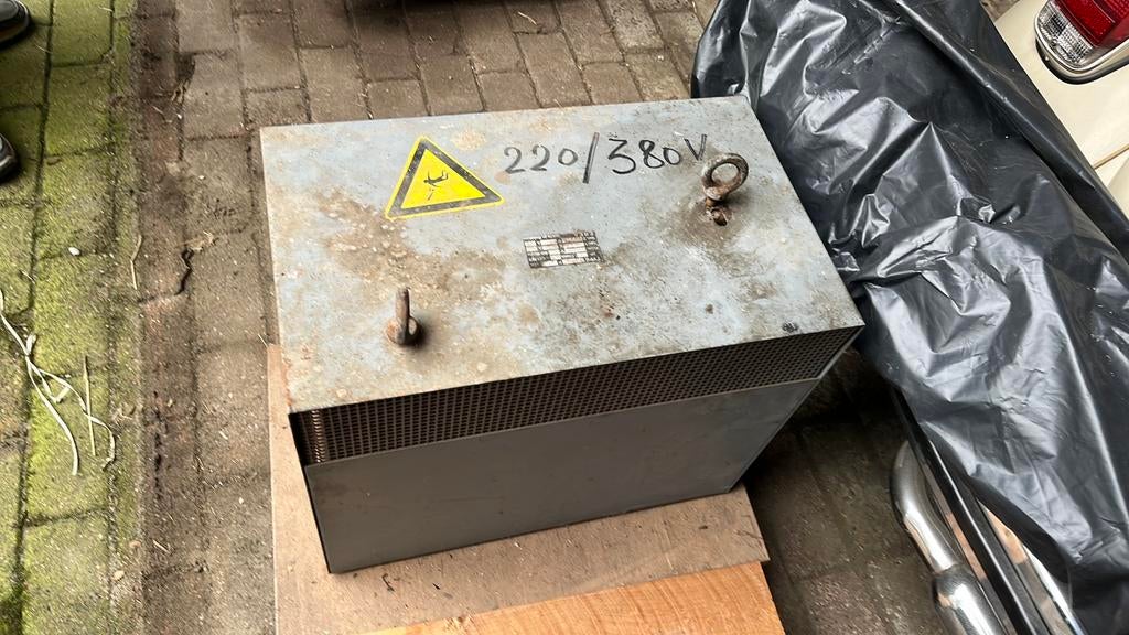 Trafo 30 kva 3f 220/380, Doe-het-zelf en Bouw, Aggregaten, Ophalen, Zo goed als nieuw