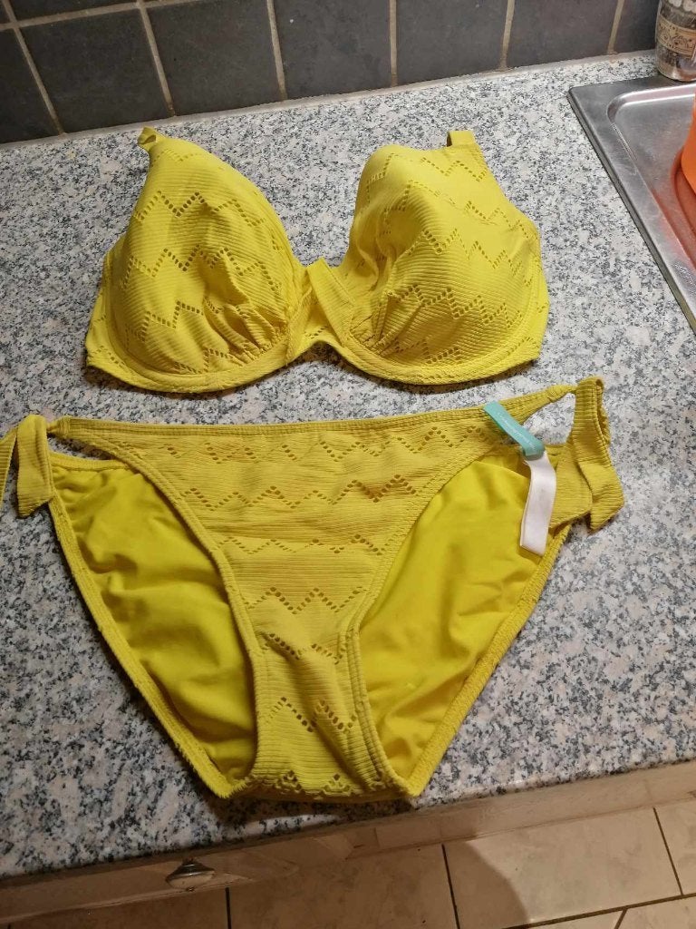 Bikini geel merk prima donna – maat eu 75 f, Vêtements | Femmes, Vêtements de Bain & Maillots de Bain, Porté, Bikini, Prima Donna