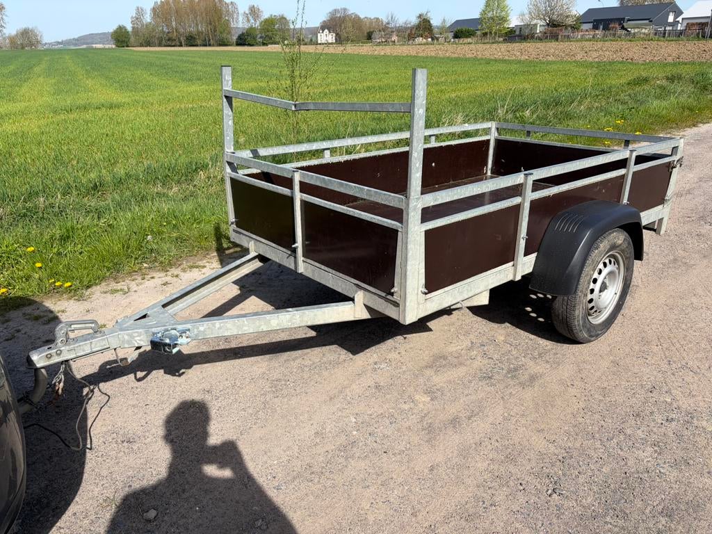 Ongeremde aanhangwagen, Ophalen, Zo goed als nieuw