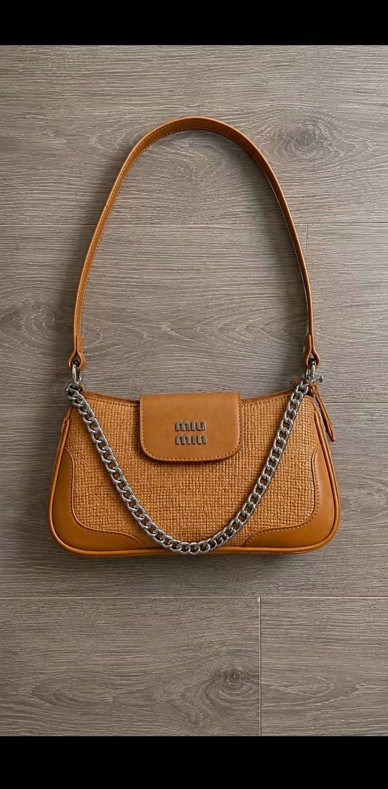 Sac à main Miu Miu en cuir tressé et chaîne, Enlèvement ou Envoi, Comme neuf, Sac à main