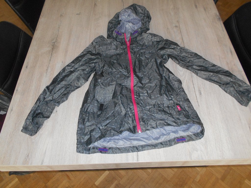 regenjas k wee maat 140 10 tot 11 jaar, Enlèvement ou Envoi, Comme neuf, DECATHLON., Vêtements de sport ou Maillots de bain