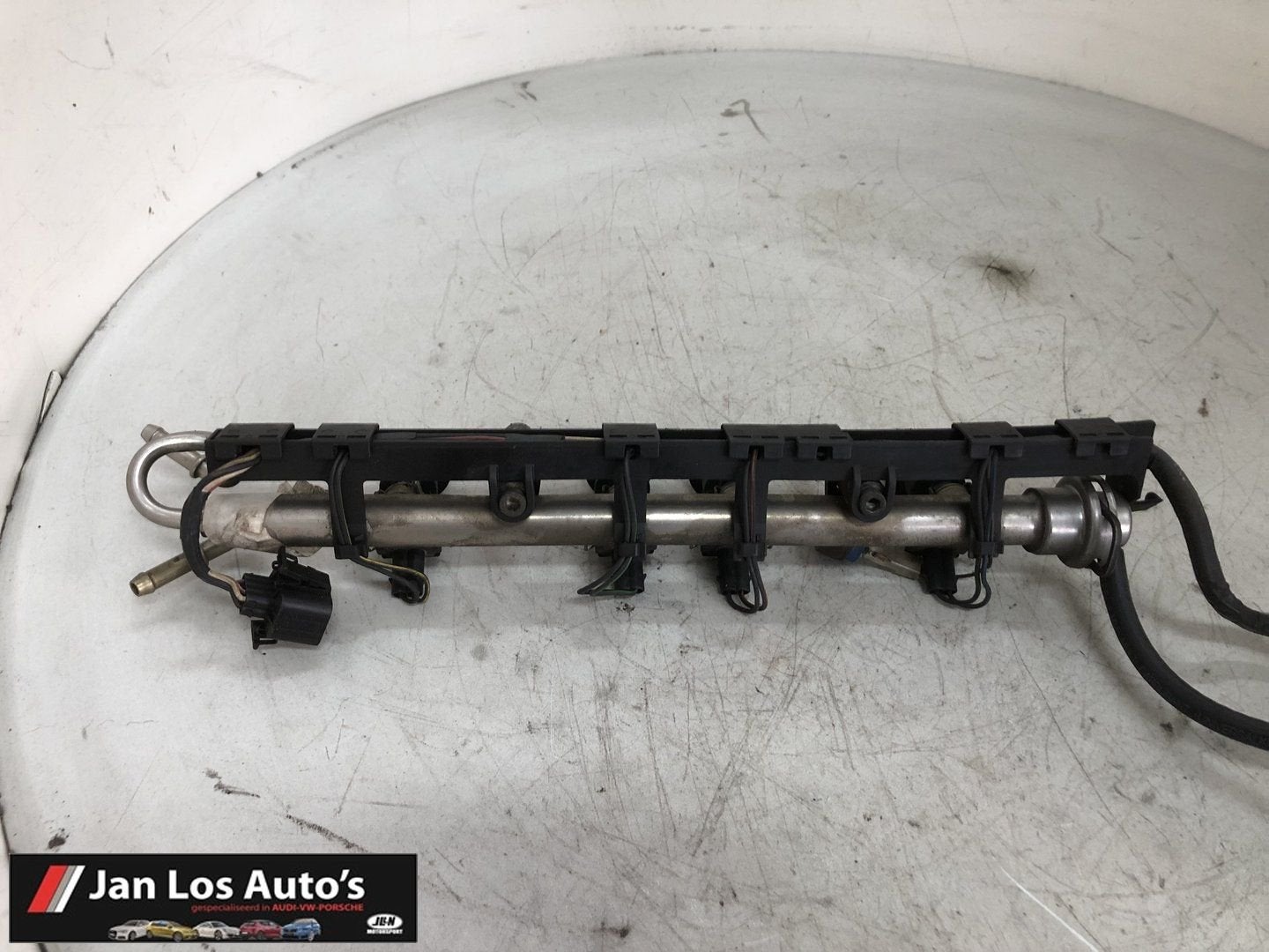 VW Golf 2.0 GTI injectorrail 037133317ab, Volkswagen, -, Utilisé, -