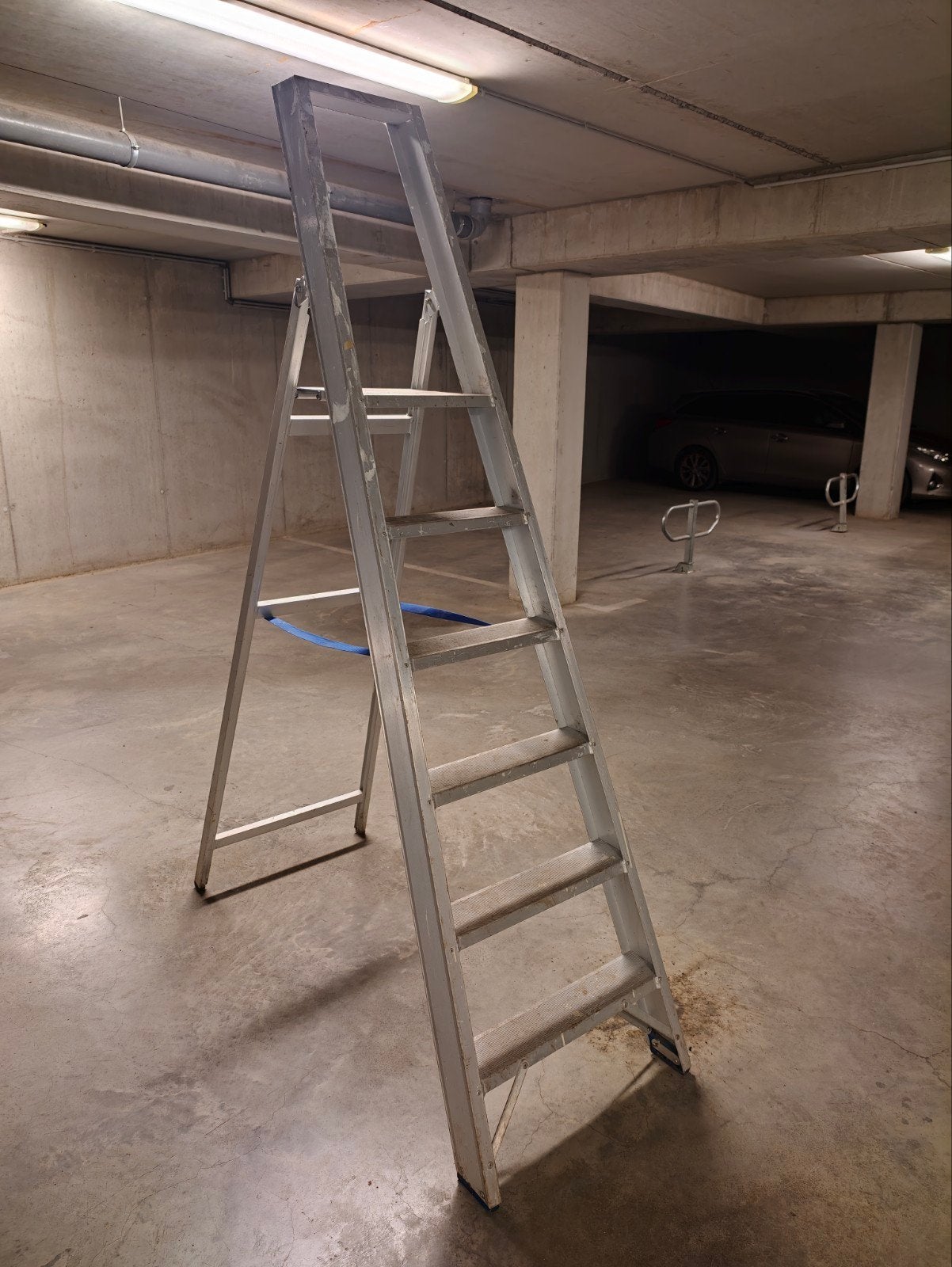 professionele trapladder, Doe-het-zelf en Bouw, Ophalen, Gebruikt, Ladder