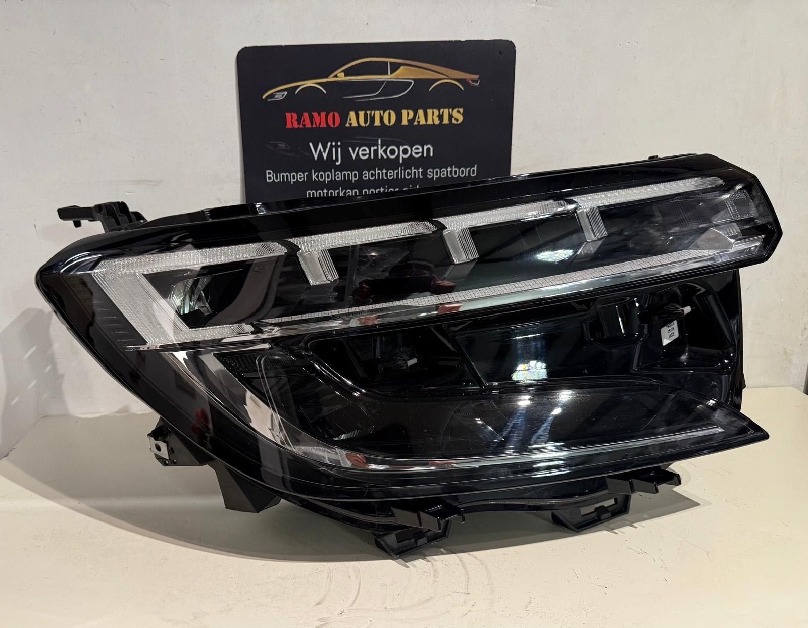 RENAULT AUSTRAL 2023 KOPLAMP FULL LED RECHTS 260100650R