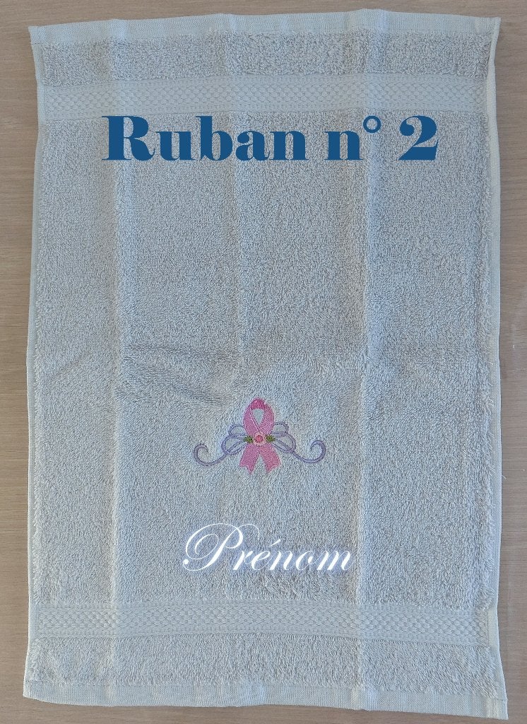 Serviette invité gris clair brodée avec 1 ruban rose, Maison & Meubles, Neuf, Enlèvement ou Envoi, Serviette invité, Gris