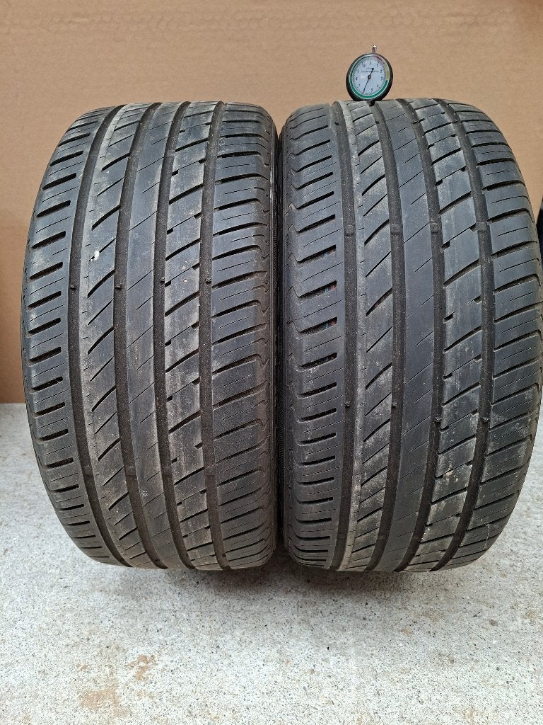 2 pneus été 17 pouces, Auto-onderdelen, Banden en Velgen, Ophalen, Gebruikt, 17 inch, 235 mm