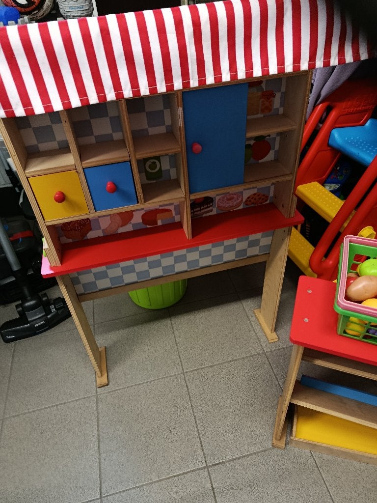 Mooi kinder winkeltje met benodigdheden, Kinderen en Baby's, Speelgoed | Buiten | Speelhuisjes, Ophalen, Zo goed als nieuw, Hout