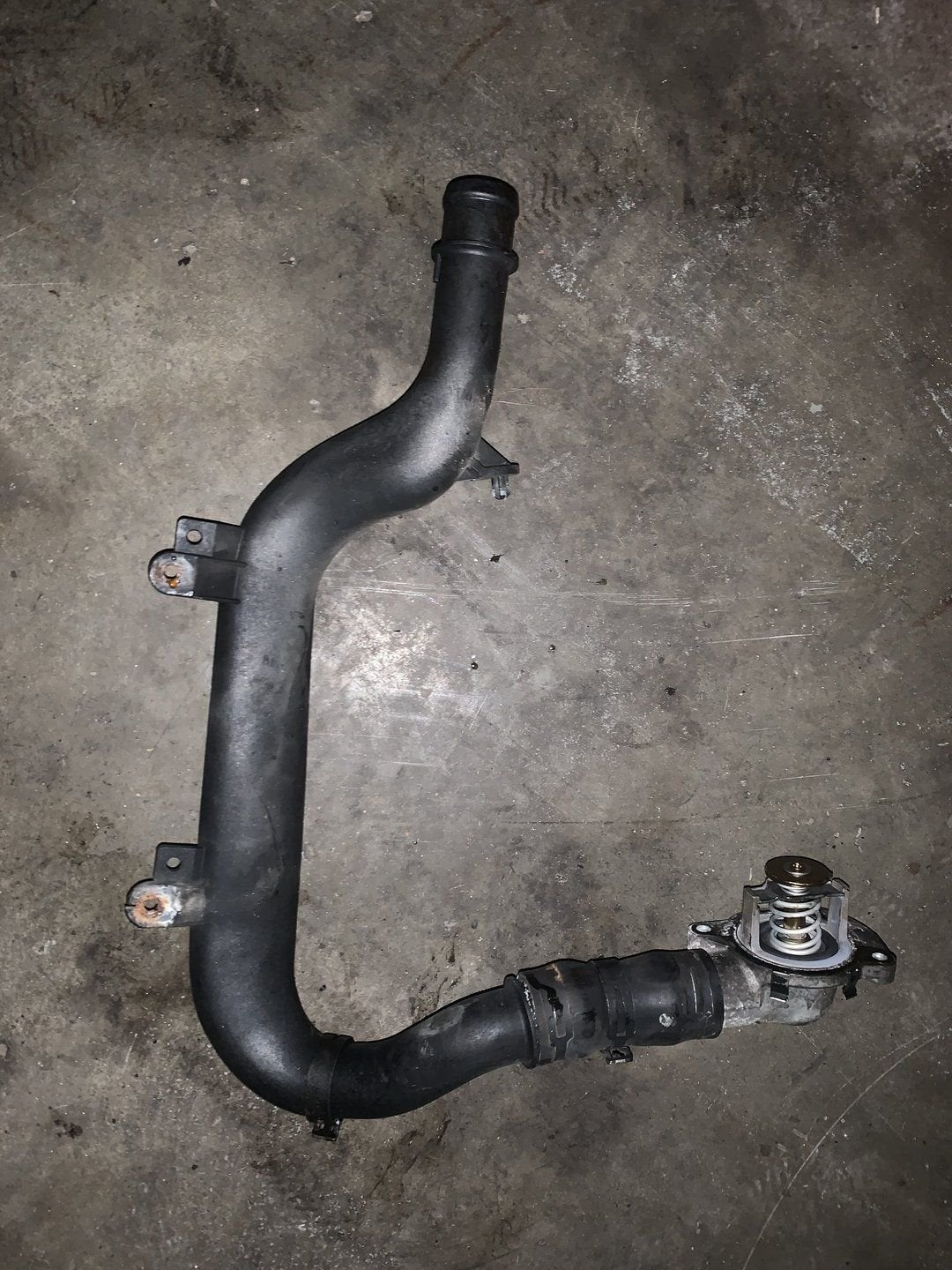 Volkswagen T5 koelvloeistof pijp 7H0 121 065 C, Volkswagen, -, Utilisé, -
