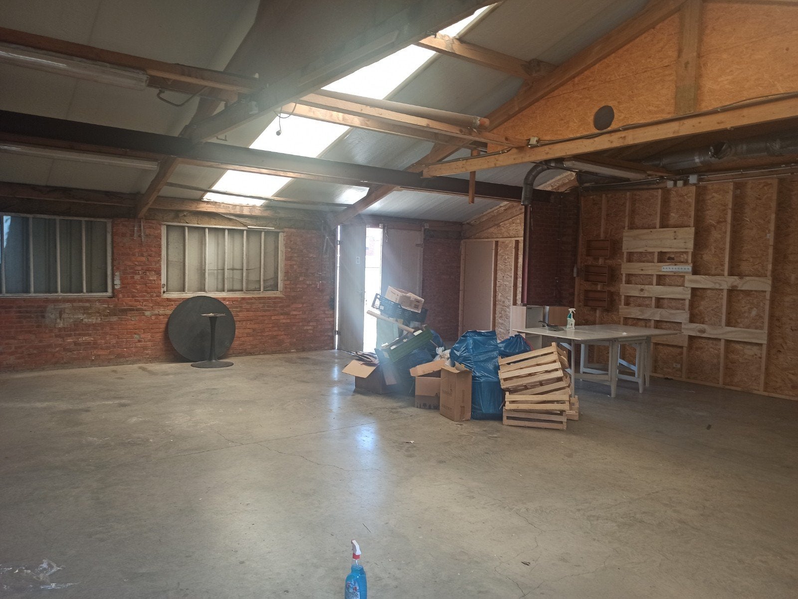 Loods opslagplaats, magazijn te huur in balen, 100 m², Huur