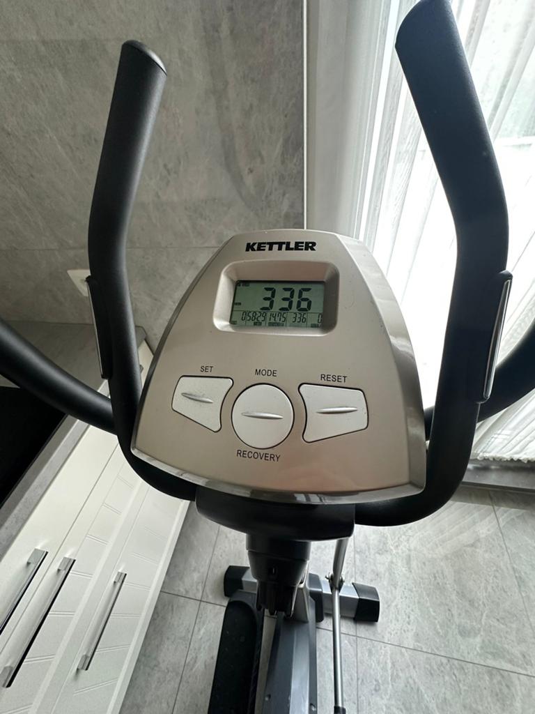 Urgent Velo eliptique comme neuve 140€, Sports & Fitness, Enlèvement, Comme neuf