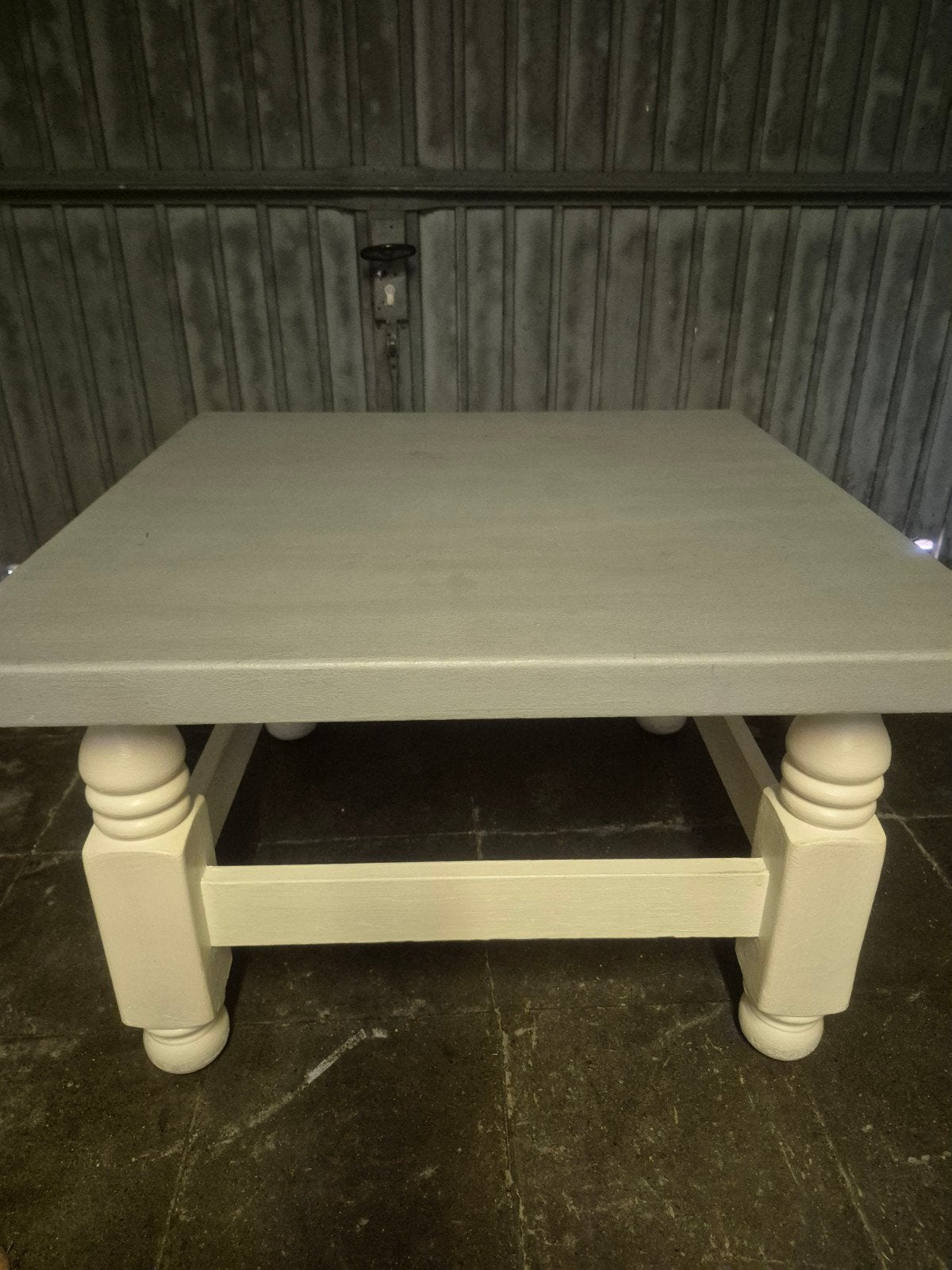 Vierkantige salontafel, Ophalen