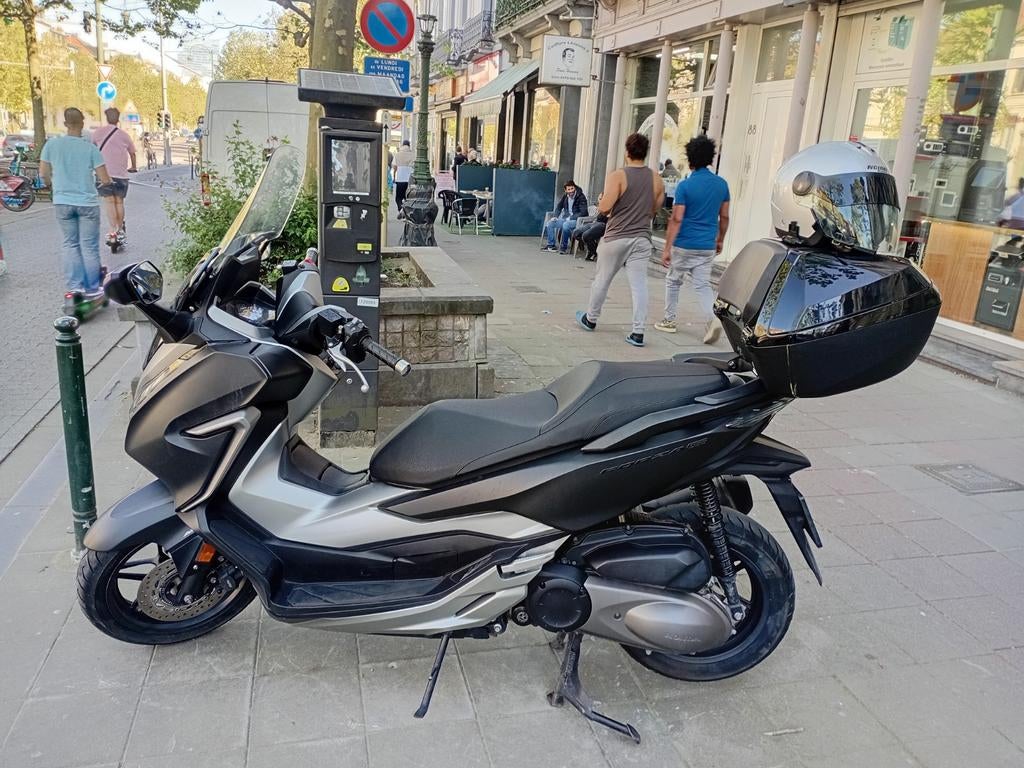 Honda forza 300cc, Motoren, Particulier