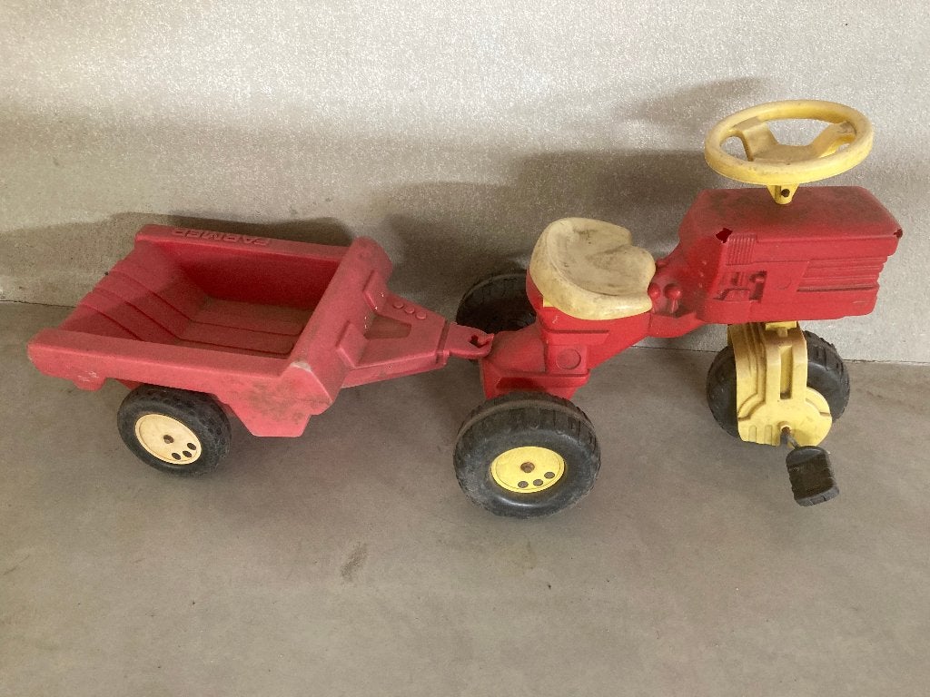 rode tractor met Farmer aanhanger., Ophalen, Gebruikt