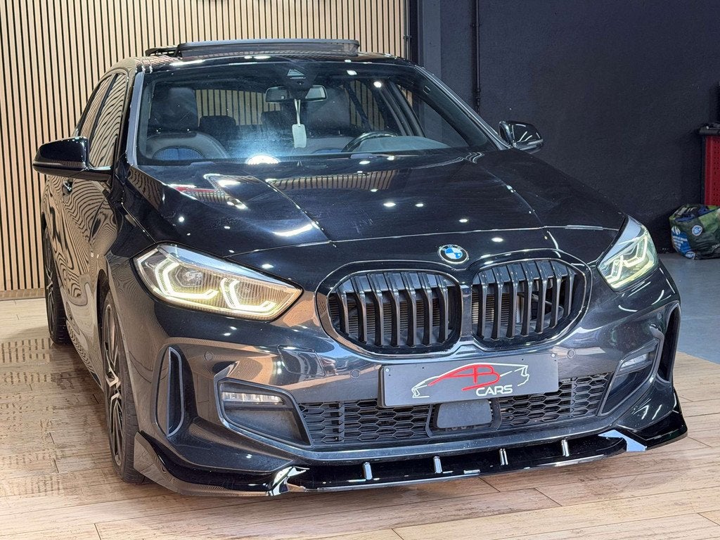 BMW 1 Serie 118 IA * PACK M PERFORMANCE * GARANTIE 12 MOIS *, Auto's, BMW, 1 Reeks, Gebruikt, Zwart, 136 pk