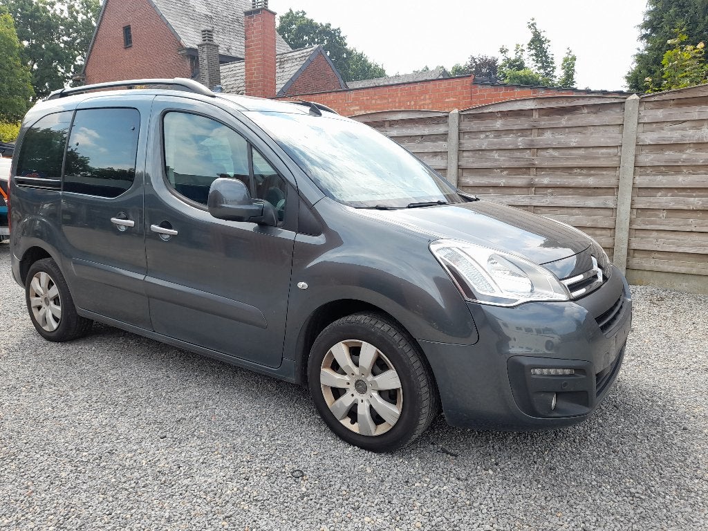 citroen berlingo multi space 1.6hdi airco navi 2016, Auto's, Citroën, Voorwielaandrijving, Euro 5, Monovolume, Zwart
