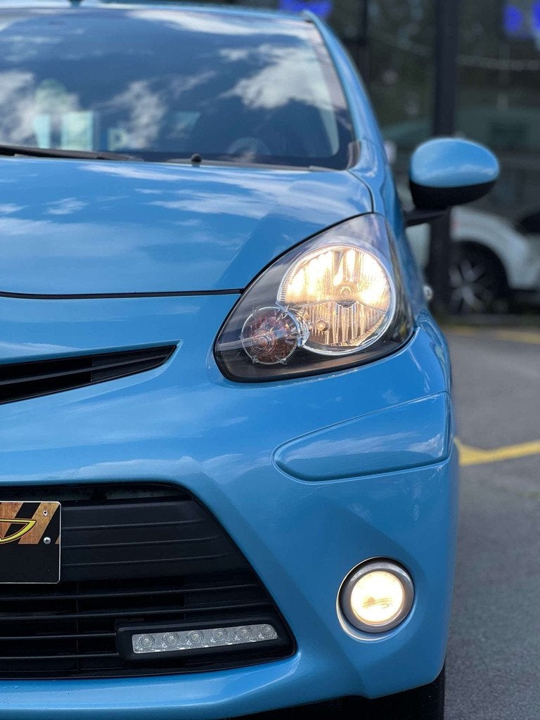 Toyota Aygo 1.0i Color Edition*CLIMA*LED*JANTES*garantie*AUX, 855 kg, 5 deurs, 3 cilinders, Aygo
