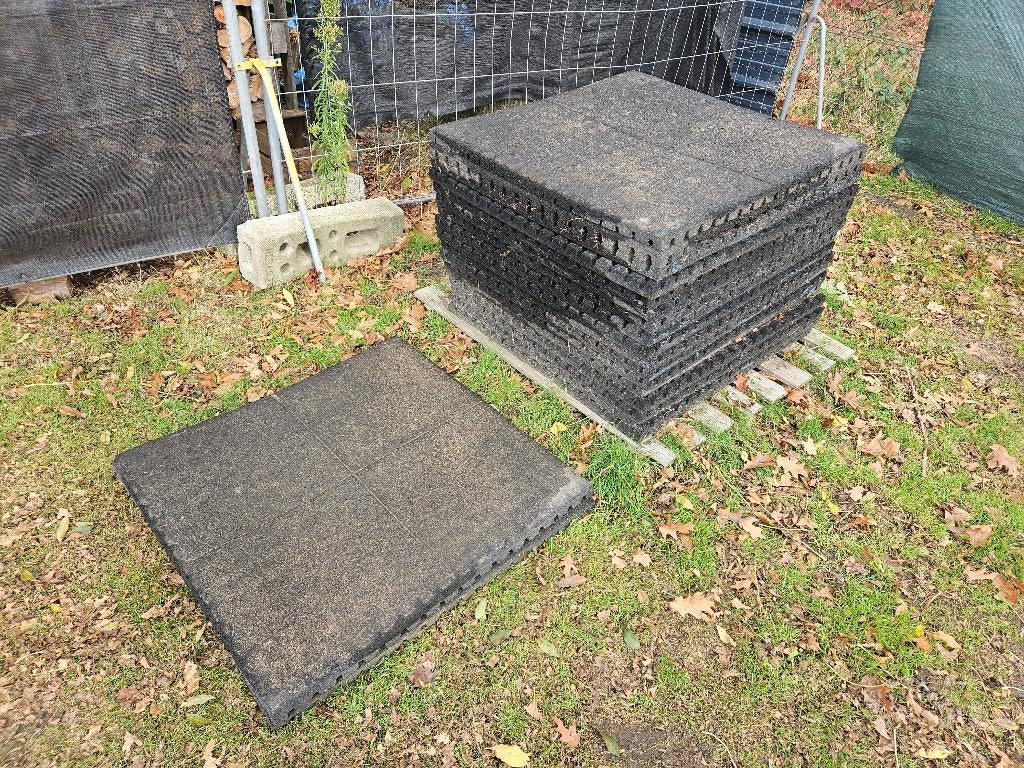 15 Rubber tegels 100 x 100 x 4 cm, Ophalen, Gebruikt, Overige typen, Rubber