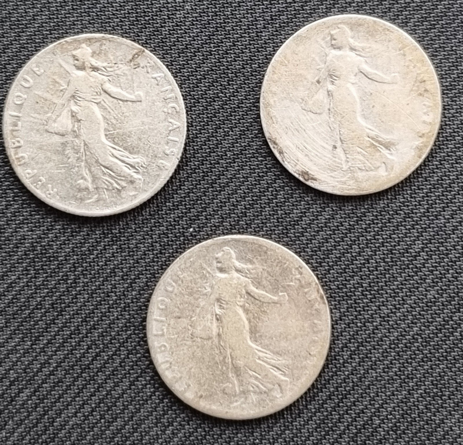 3 Frans munten van 50 centimes, Ophalen