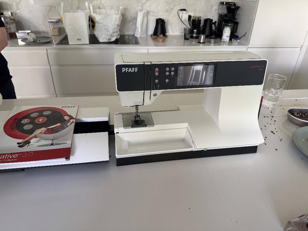PFAFF Creative 3.0 naai- en borduurmachine, Hobby en Vrije tijd, Naaimachines en Toebehoren, Ophalen, Nieuw, Naaimachine, Pfaff