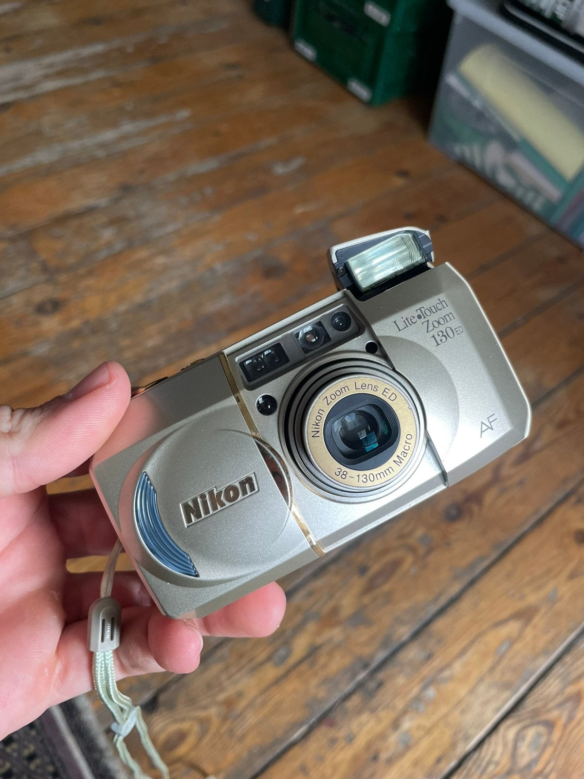 Appareil photo compact argentique point and shoot, Enlèvement ou Envoi, Comme neuf, Compact, Nikon