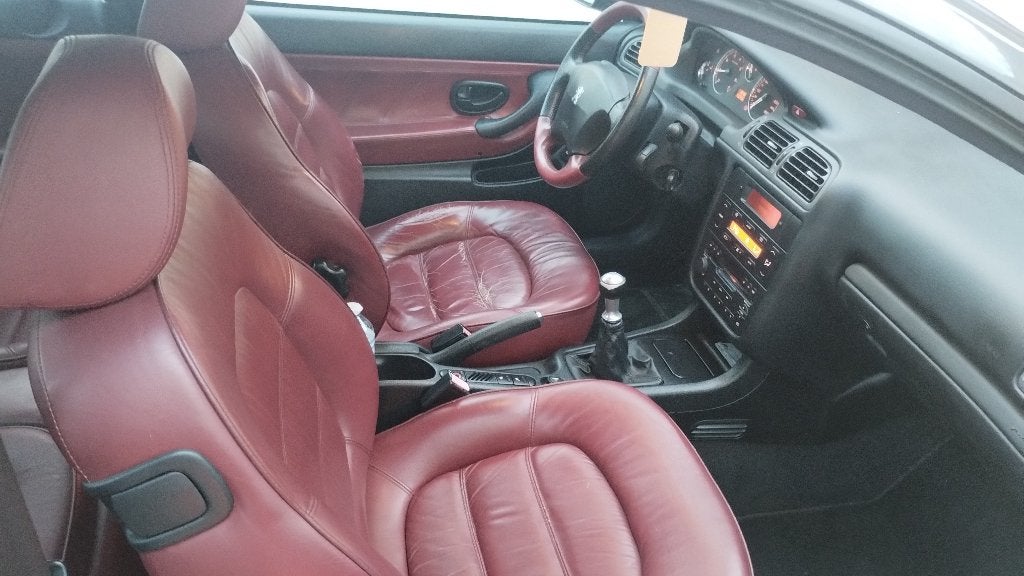 Zeer mooie Peugeot coupe, Auto's, 100 kW, 4 zetels, Handgeschakeld, Particulier