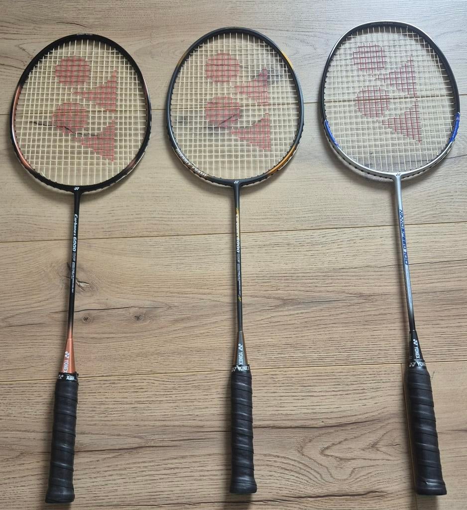 3 YONEX badmintonrackets, Sport en Fitness, Ophalen of Verzenden, Gebruikt, Racket(s)