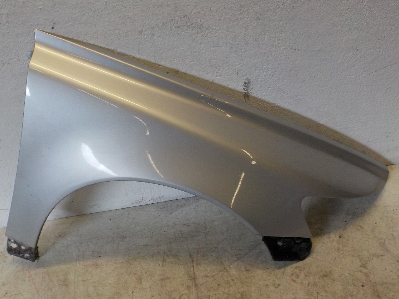 Spatbord rechts voor Volvo V50, Onderdelen@venauto.nl, Van der Ven Autorecycling B.V., Gebruikt, Ettenseweg 76, 4706 PB Roosendaal, The Netherlands