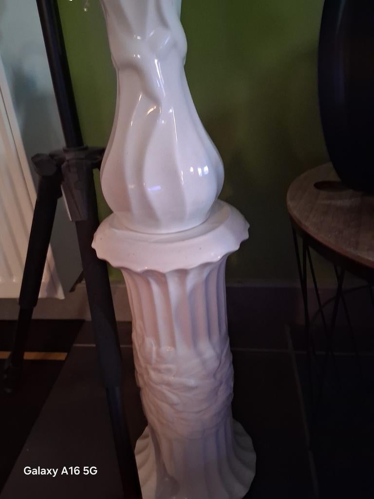 Porcelain vaas plus staander, Enlèvement ou Envoi