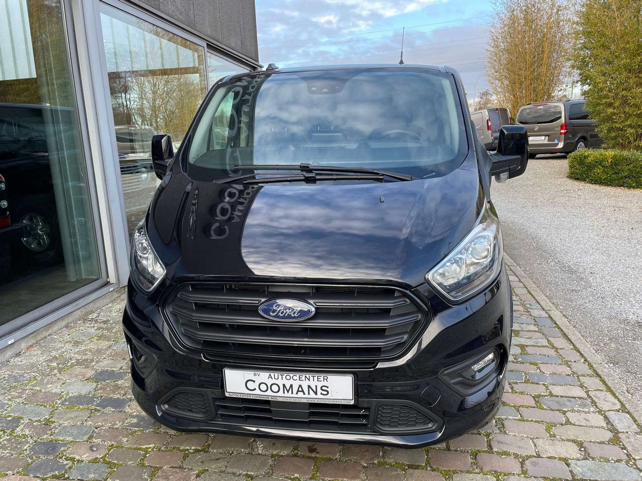 Ford Transit Custom 2.0 TDCi L1H1 (24.500 + BTW) (bj 2023), Auto's, Bestelwagens en Lichte vracht, Voorwielaandrijving, Gebruikt