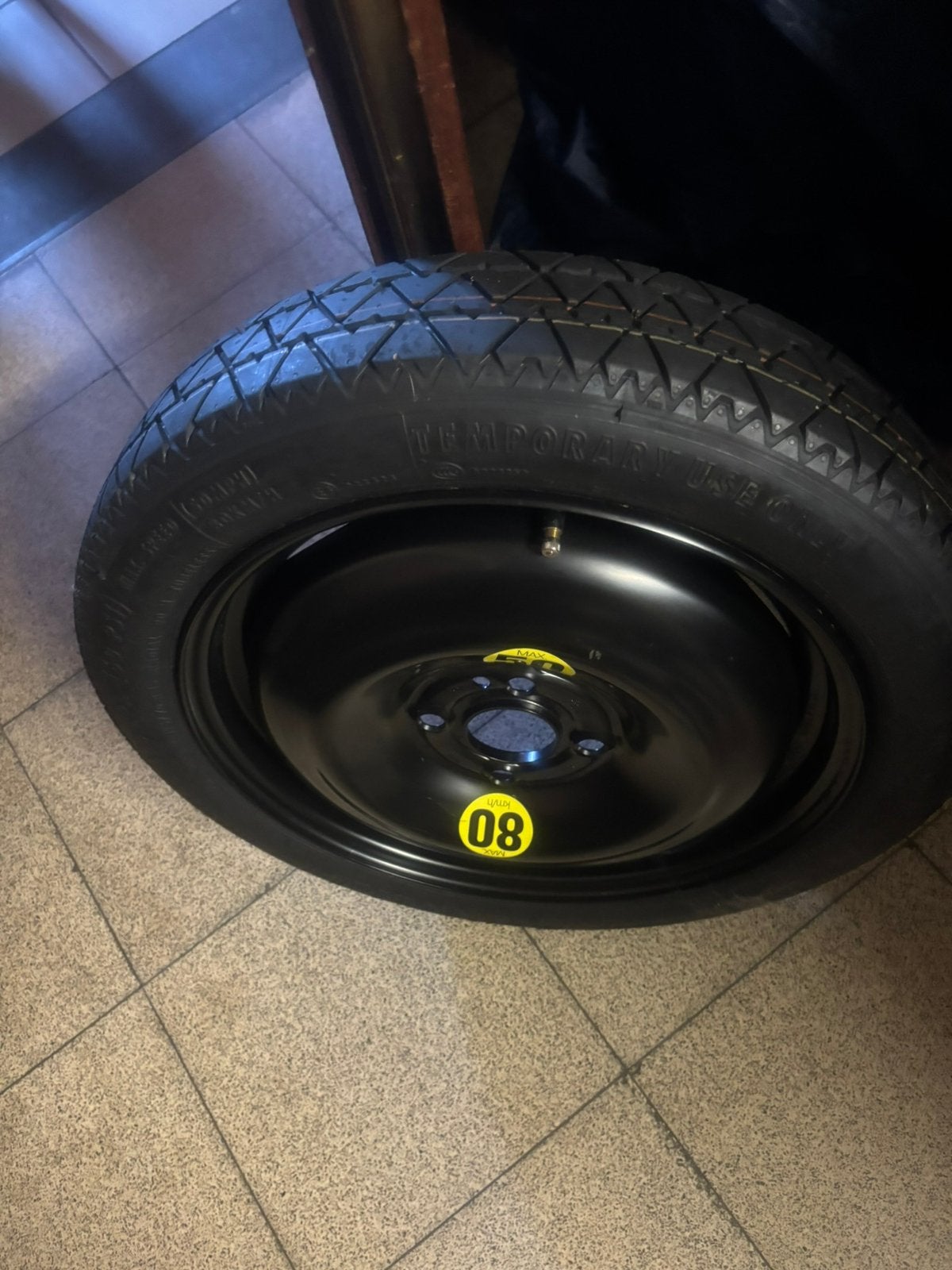 1,reserve wiel nieuw en 4 x velg met wintrbanden, Ophalen, Zo goed als nieuw