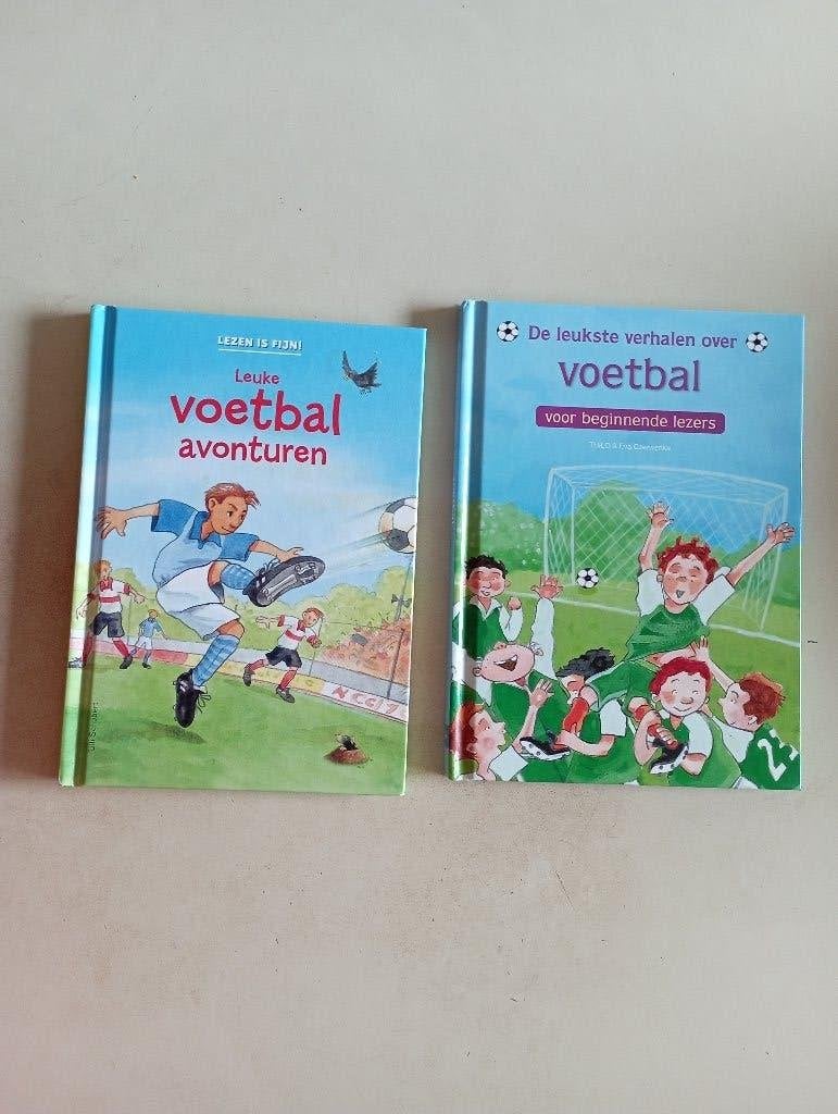 2 voetbalboekjes vanaf 6 en 7 jaar, Ophalen of Verzenden, Zo goed als nieuw