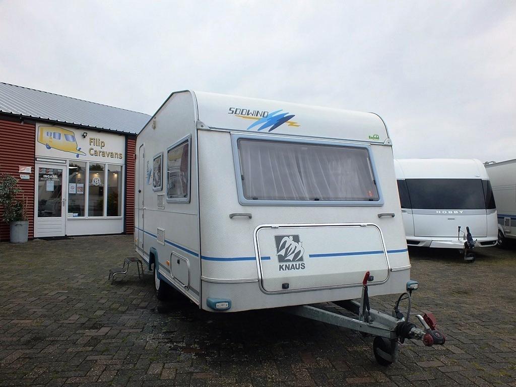 Wij zoeken caravan raam voor onze Knauss Sudwind uit 1998, Caravans en Kamperen, Ophalen, Gebruikt