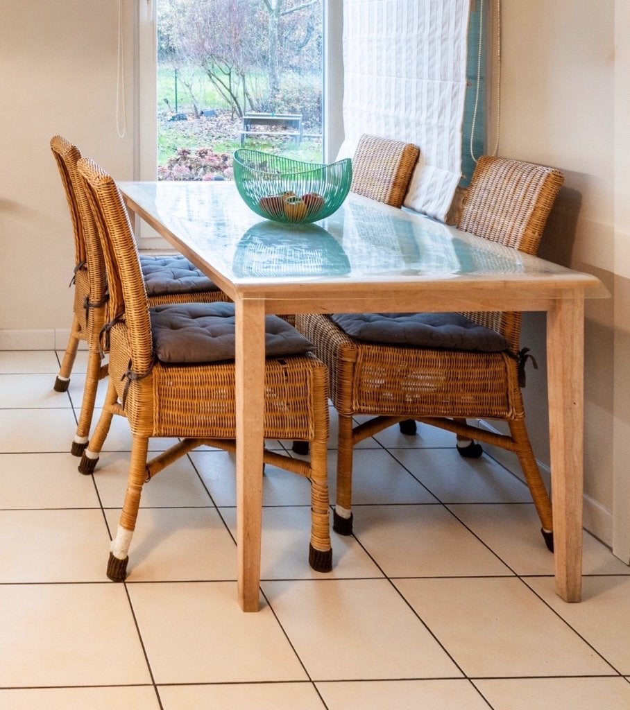 Table en bois clair et  verre, Maison & Meubles, 100 à 150 cm, Quatre personnes, Enlèvement, Utilisé