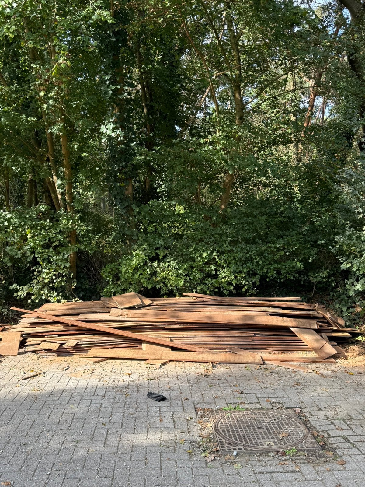 Iroko aanmaak / brandhout gratis, Ophalen, Zo goed als nieuw