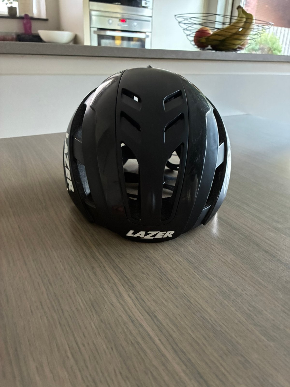 LAZER Century Led MIPS Race fietshelm zwart, Fietsen en Brommers, Ophalen, Zo goed als nieuw