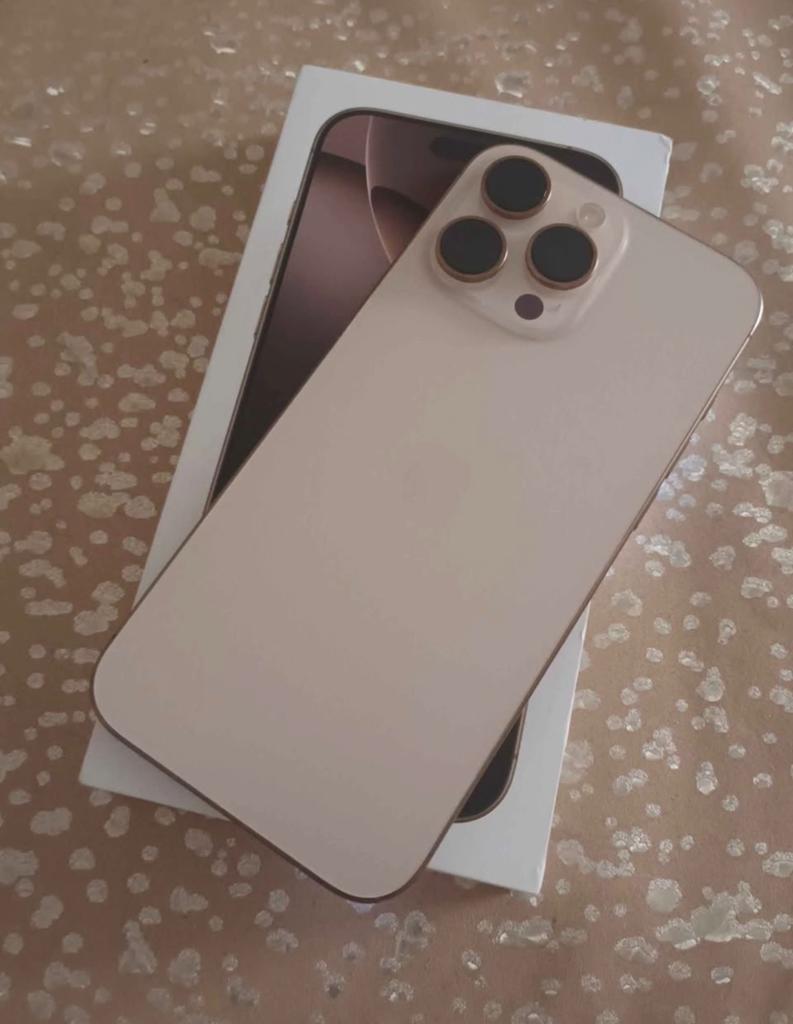 iPhone 16 pro max. 256 giga dessert, Telecommunicatie, Mobiele telefoons | Apple iPhone, IPhone 16 Pro Max, Zo goed als nieuw