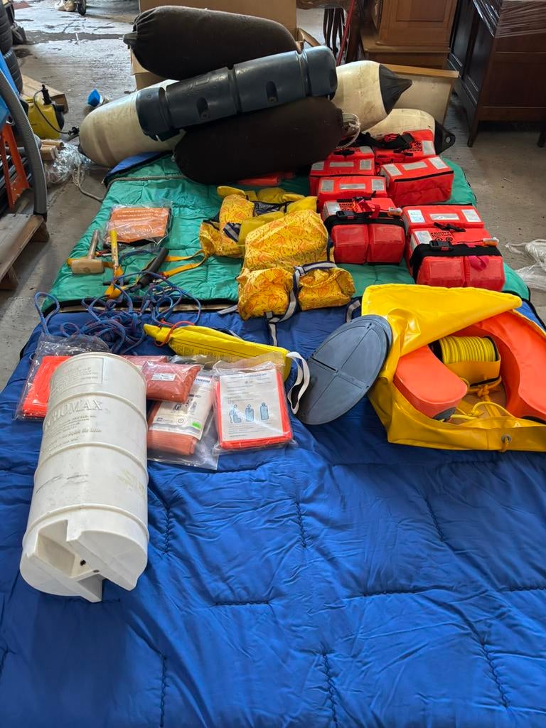 Ensemble complet de tapis de sécurité .—,, Enlèvement, Neuf