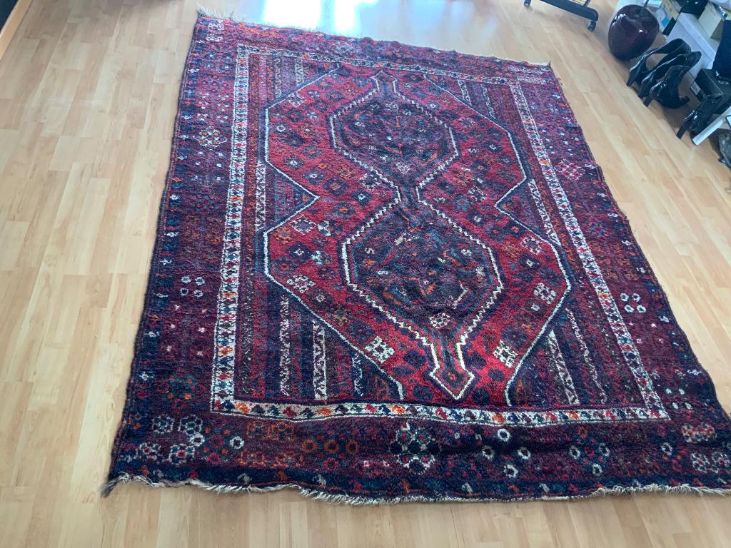 Tapis iranien Chiraz, Enlèvement