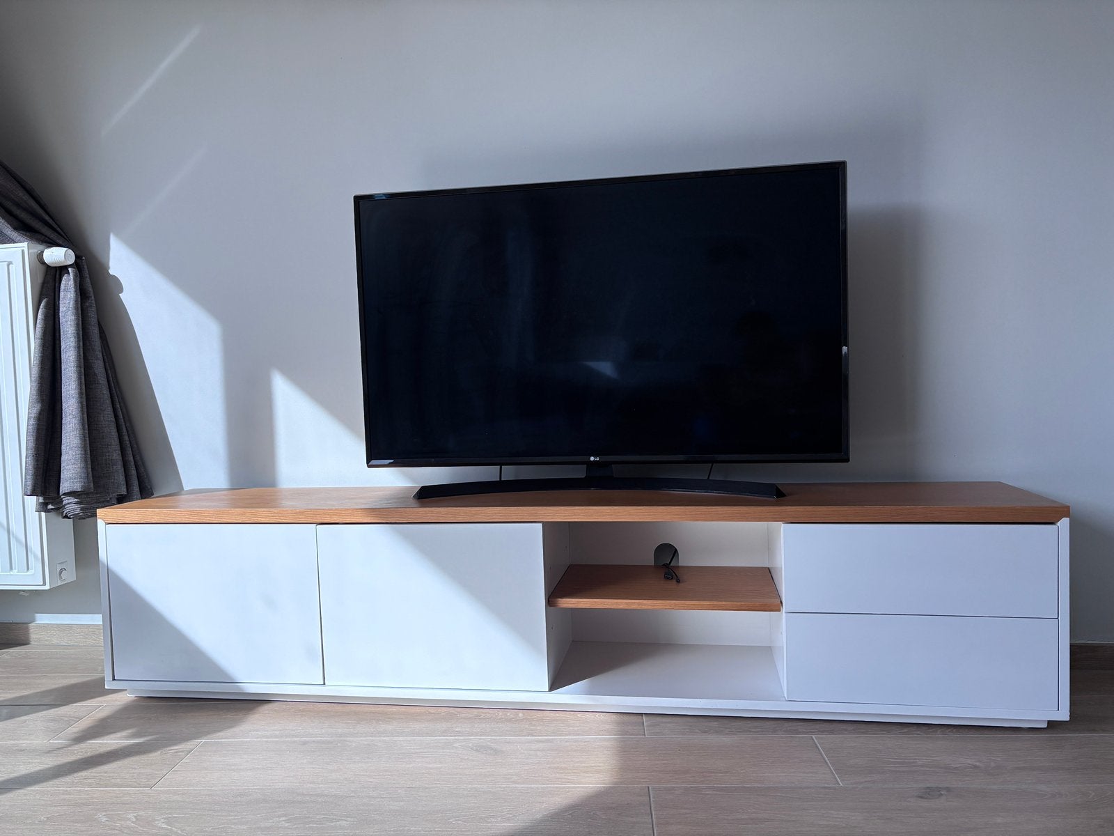 Meuble TV Kave Home, 25 à 50 cm, 200 cm ou plus, Chêne, Moins de 100 cm