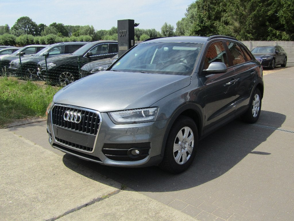 Audi Q3 2.0 TDI, Auto's, Euro 5, 4 cilinders, Parkeersensor, Leder
