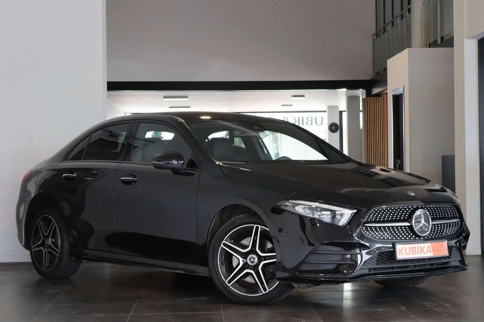 Mercedes-Benz A-CLASS 250 A 250 e PHEV AMG-Line Keyless Came, Autos, Achat, Euro 6, Entreprise, Noir