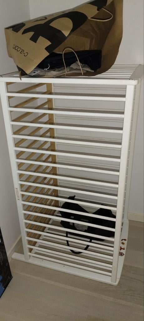 lit bébé avec matelas comme neuf, Enlèvement