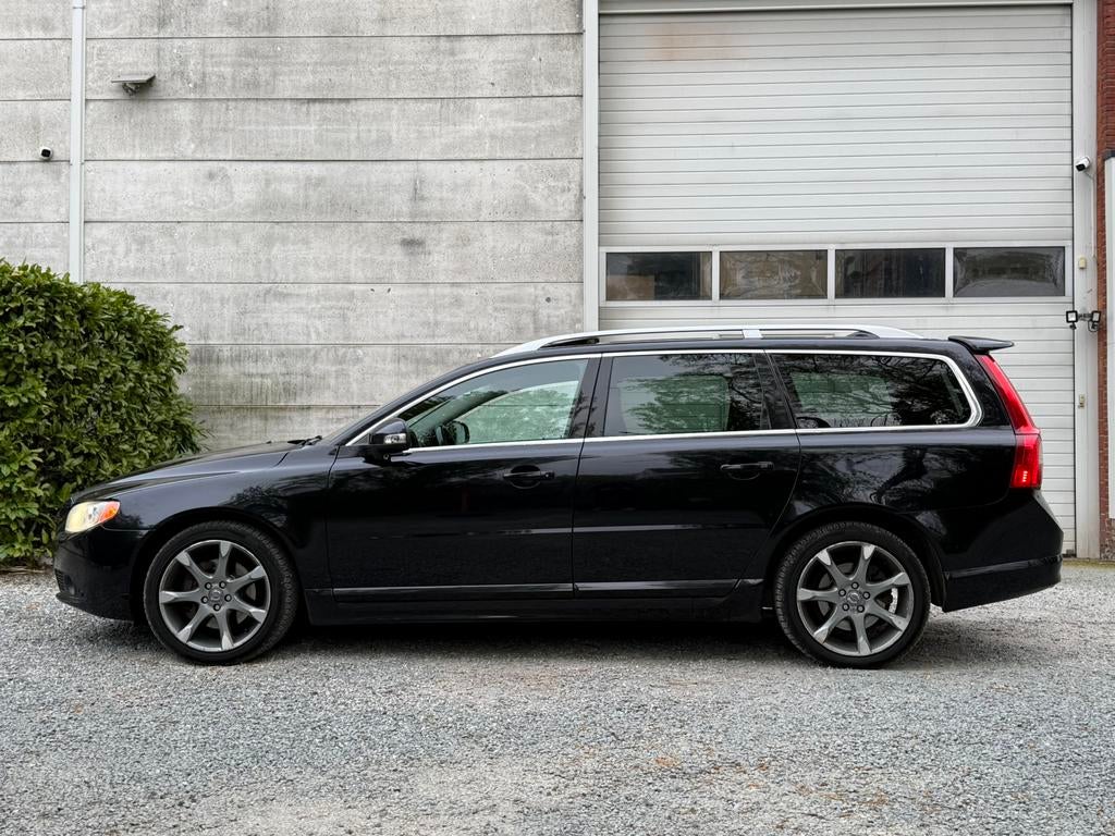 Volvo V70 2.4D5 - 205PK AWD - Full Seatcooling - Xenon - Dak, Auto's, Volvo, Automaat, Euro 5, Zwart, Zwart