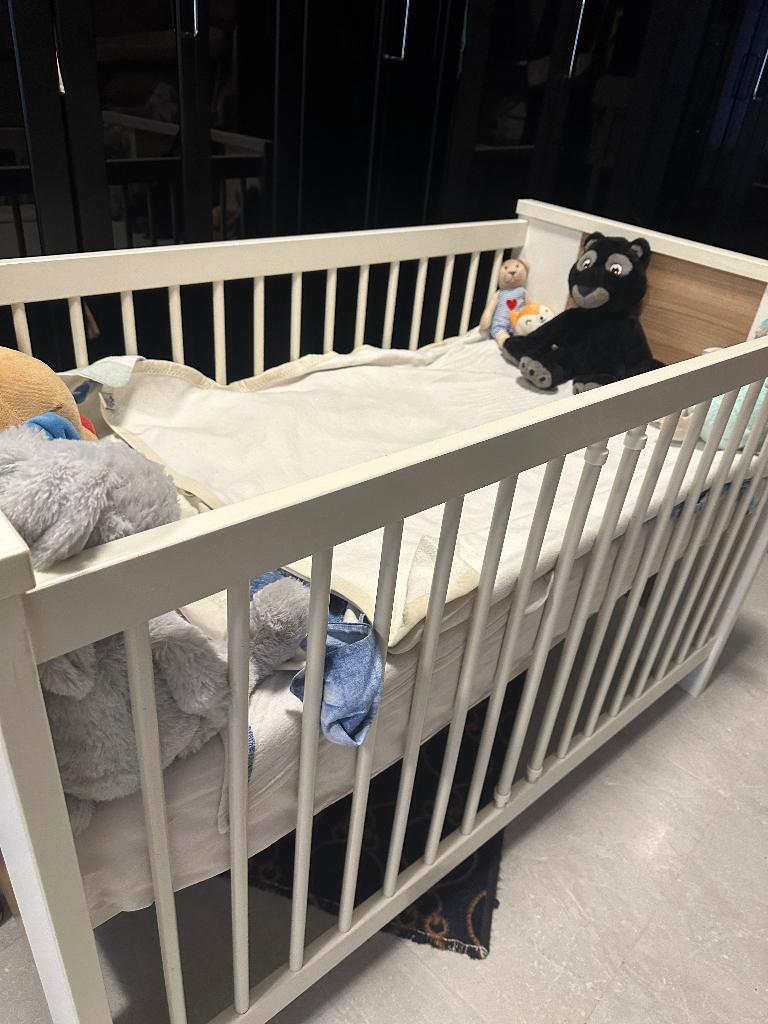 Babybed, Kinderen en Baby's, Ophalen, 70 tot 85 cm, 140 tot 160 cm, Zo goed als nieuw