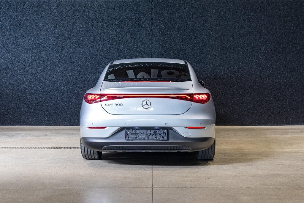 Mercedes-Benz EQE EQE 300 Luxury Line (automatique), Autos, Mercedes-Benz, Argent ou Gris, Entreprise, Carnet d'entretien, Noir
