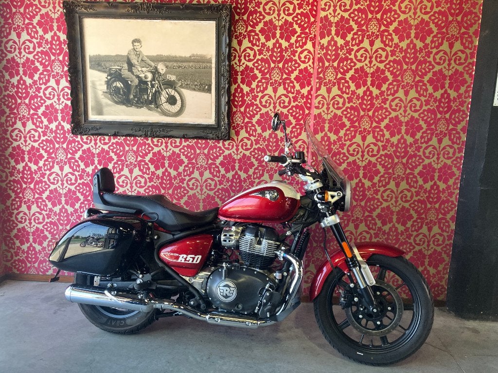 option complète parfaite pour Royal Enfield Super Meteor 650, Motos, Entreprise, 2 cylindres, Neuf, Permis Moto A2 minimum