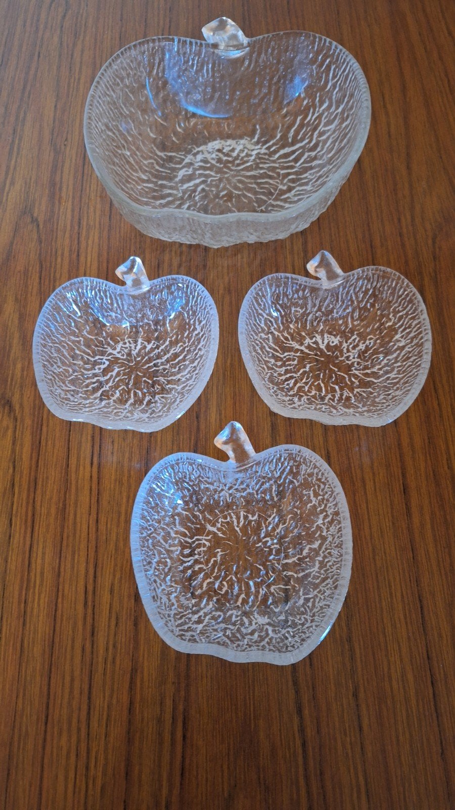 Fruitschaal uit glas 8 cm hoog 22 cm breed met 3 kommetjes., Ophalen of Verzenden, Glasonderzetter, Zo goed als nieuw, Glas