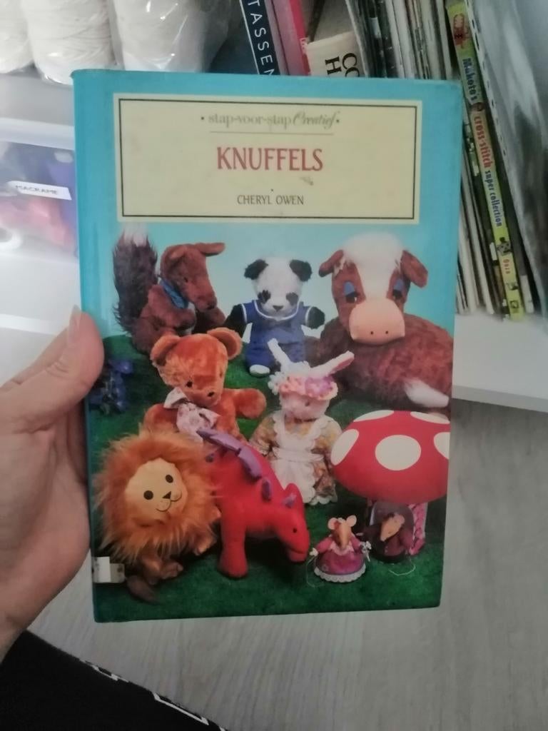 Naaiboeken, Ophalen